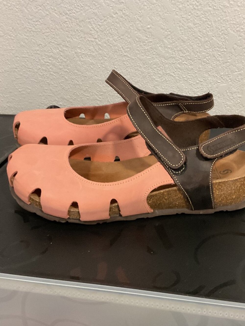 Like New Sabatini closed toe sandals in Salmon and Brown leather 41/10-10.5